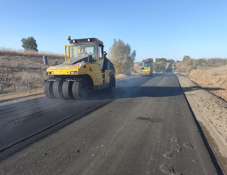 Специалисты ТОГКУ «Тамбовавтодор» оценили качество покрытия и ход работ на автодороге в Жердевском округе
