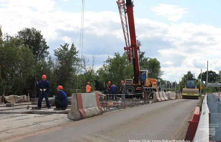Два моста через реку Ламочка в Тамбовской области сдадут в эксплуатацию в августе этого года