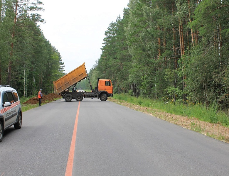 Специалисты "Тамбовавтодора" проверили ход работ на участке автодороги "Моршанск-Пичаево"